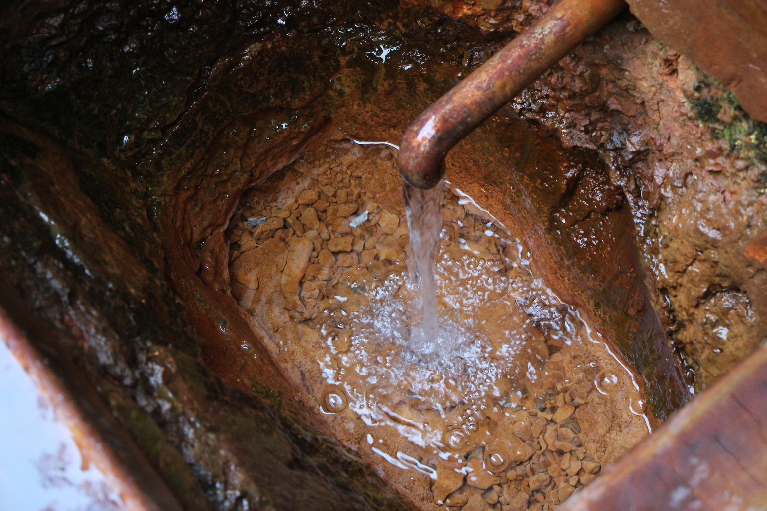Минеральная вода содержит большое количество железа