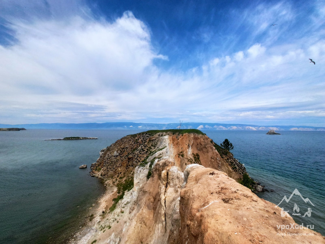 Мыс удивляет необычными ландшафтами