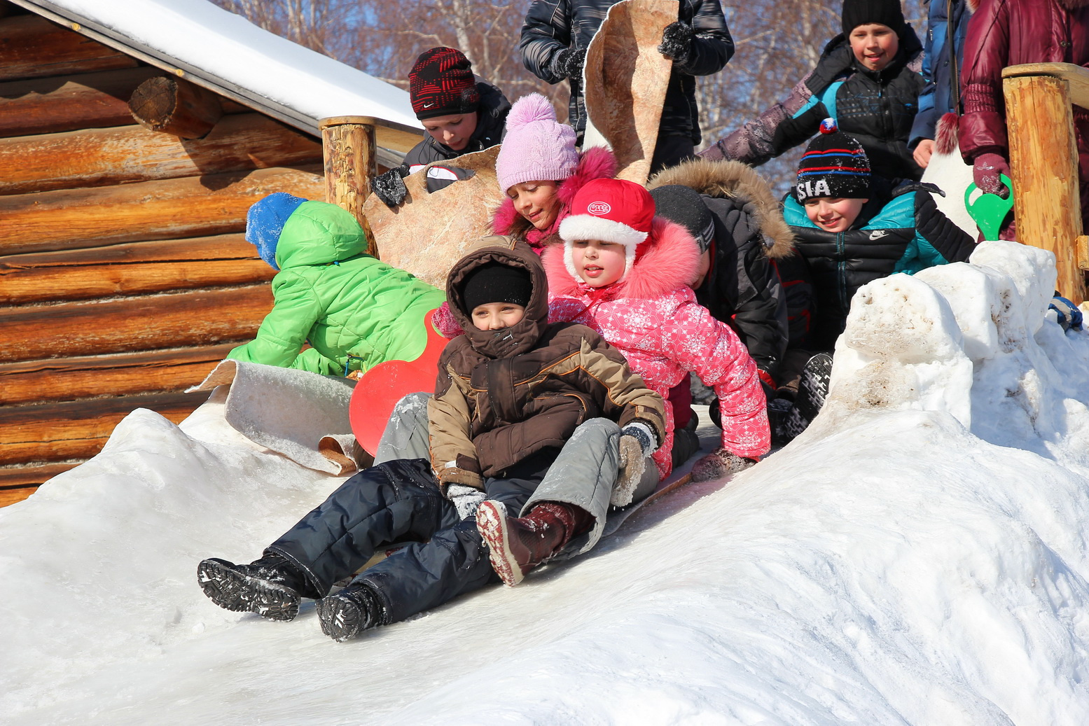 В музее всегда много детей