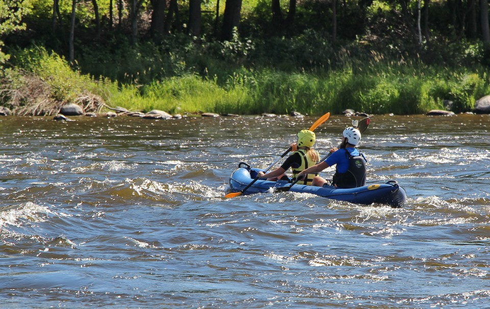 Река Жомболок пользуется популярностью среди туристов-водников