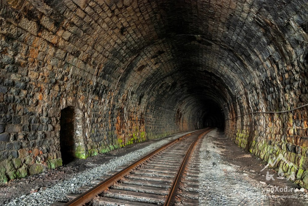 С КБЖД связано несколько легенд, действие которых происходит в тоннелях