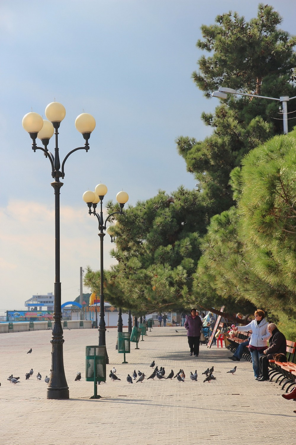 Набережная — главное место притяжения туристов в любом приморском городе