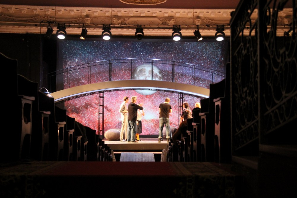 За всю историю существования театра зрители увидели более 200 постановок