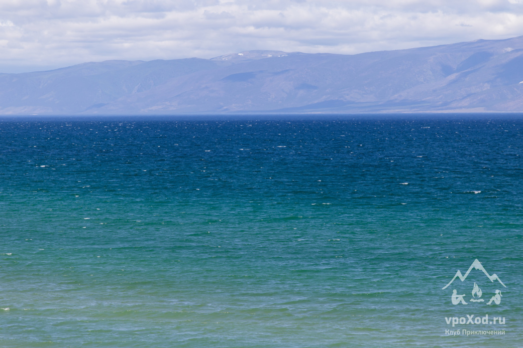 Вода в Малом море отливает бирюзой