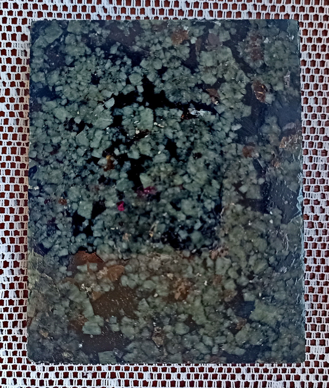 На выставке можно увидеть горную породу хибинит, названную в честь Хибин