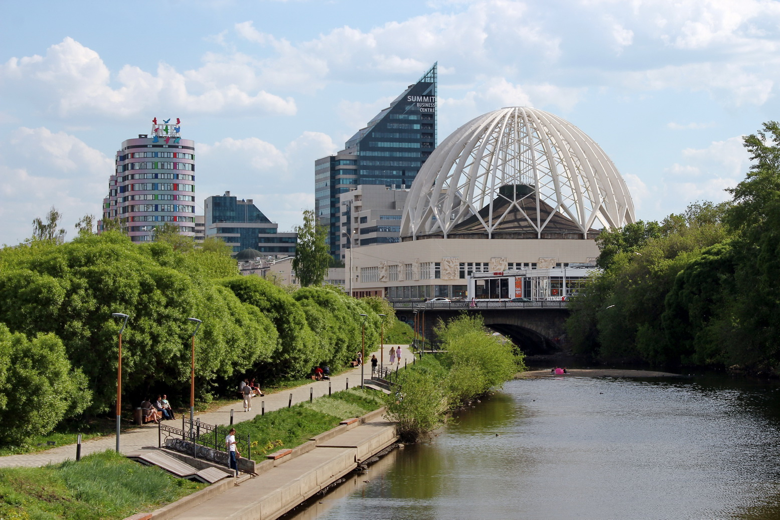 Главной водной артерией Екатеринбурга является река Исеть