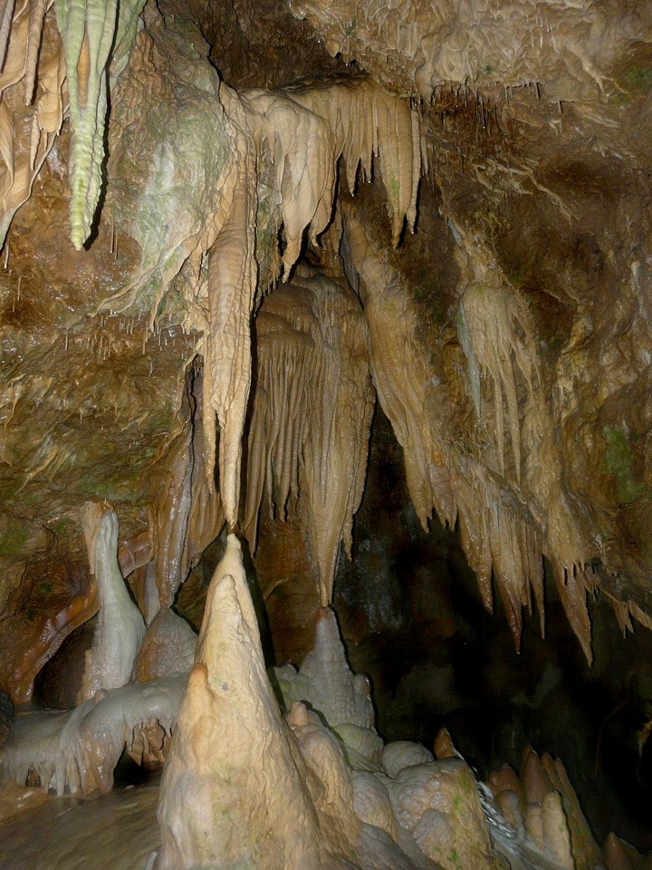 Особого внимания заслуживает пещера Солдатская – самая глубокая в Крыму