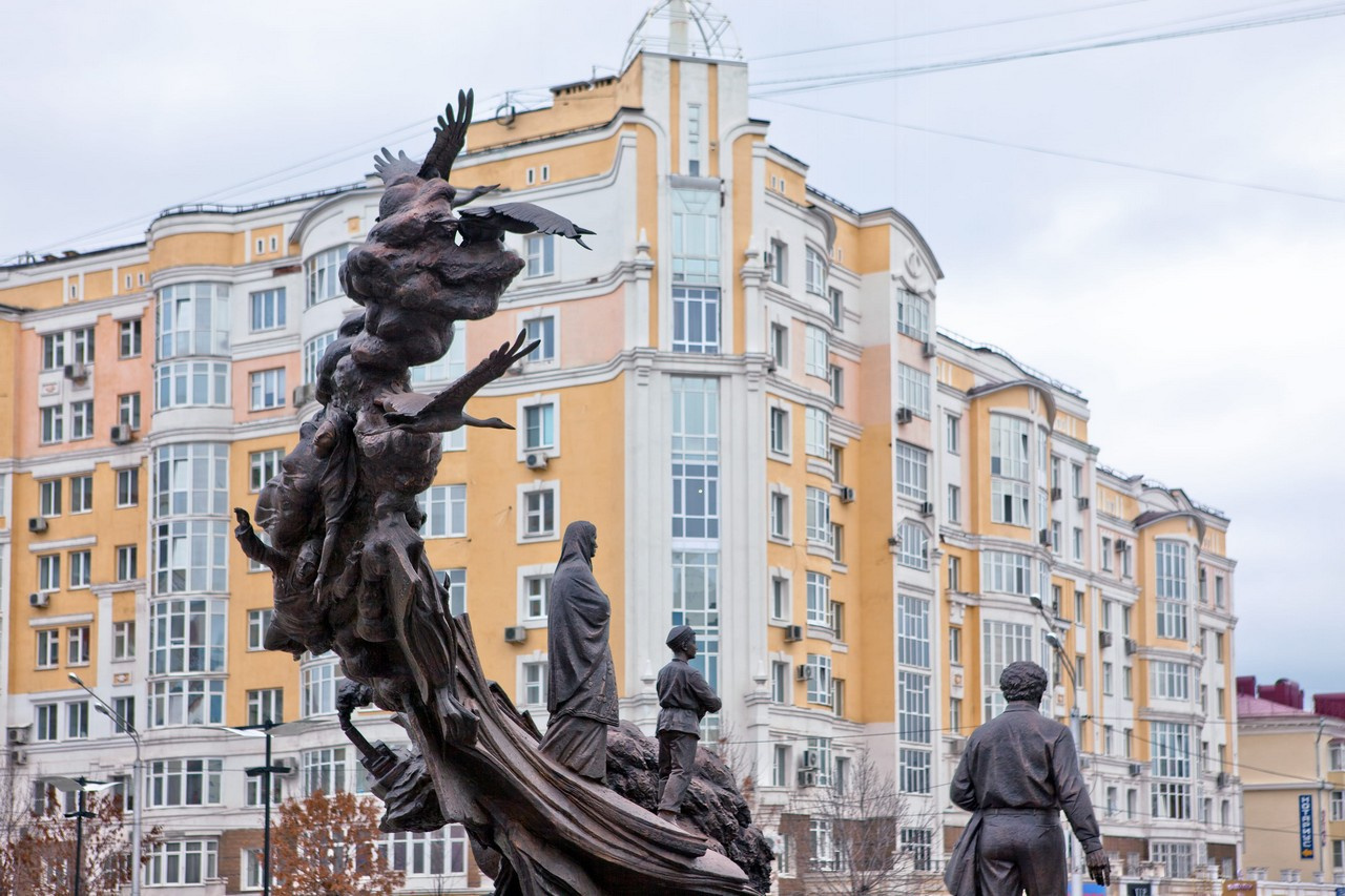 Памятник Мустаю Кариму