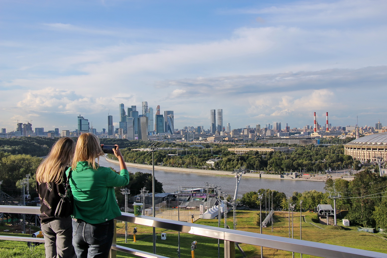 Смотровая площадка на Воробьёвых горах
