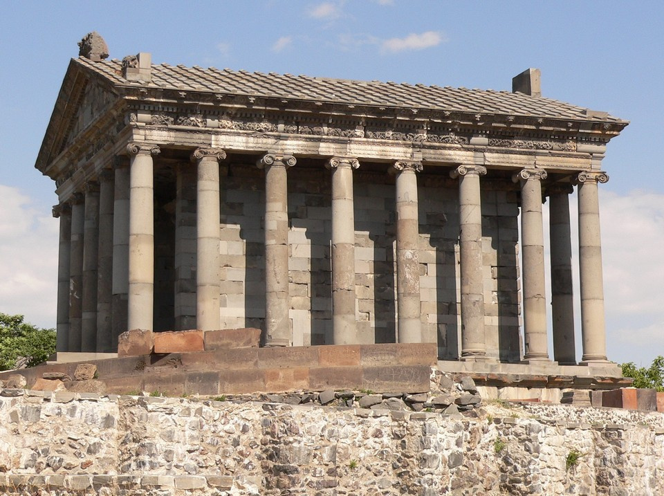 Храм Солнца в Гарни. Юго-восточная окраина Еревана. I век до н.э.