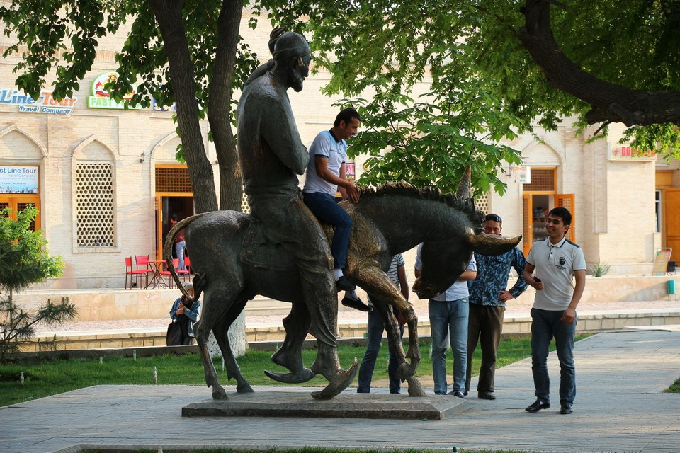 Памятник Ходже Насреддину