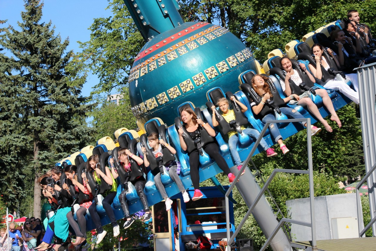 В парке имеется большой выбор аттракционов
