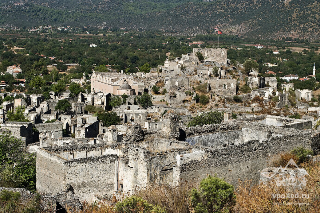 Главным символом города является крепость Мармарис