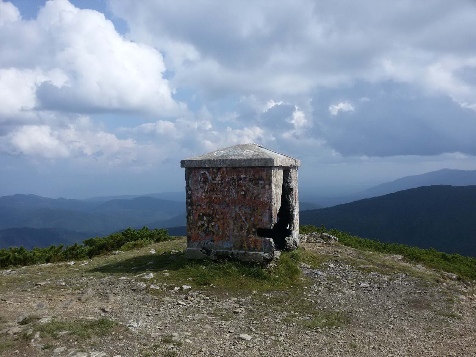 Японский храм на Пике Чехова