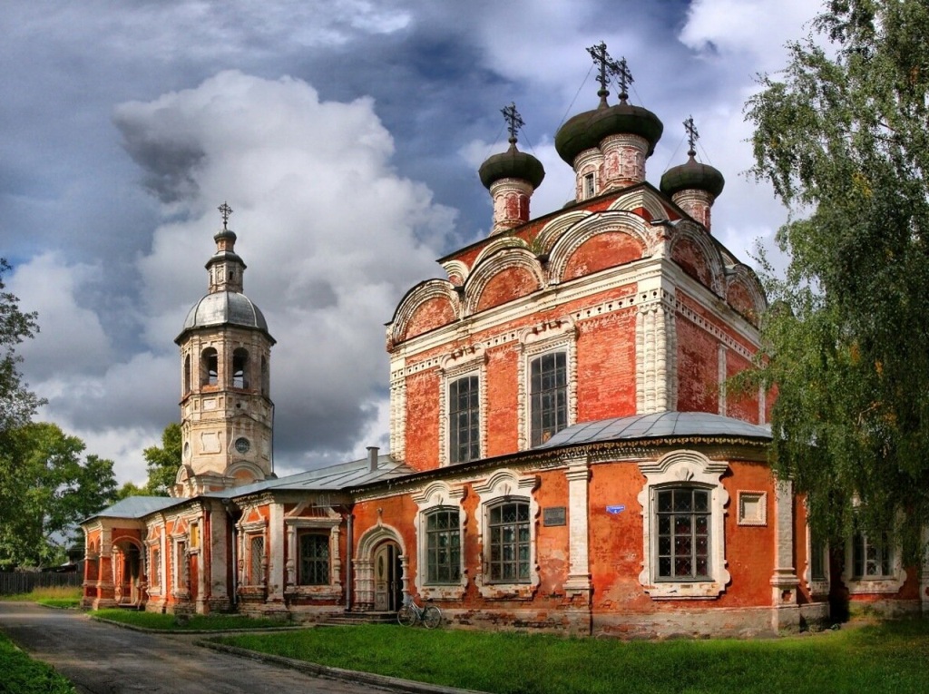 Экспозиция Осташковского краеведческого музея размещается в Троицком соборе