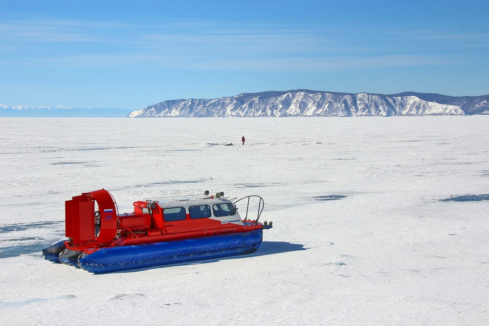 Зимой до Шаман-камня добираются на хивусе