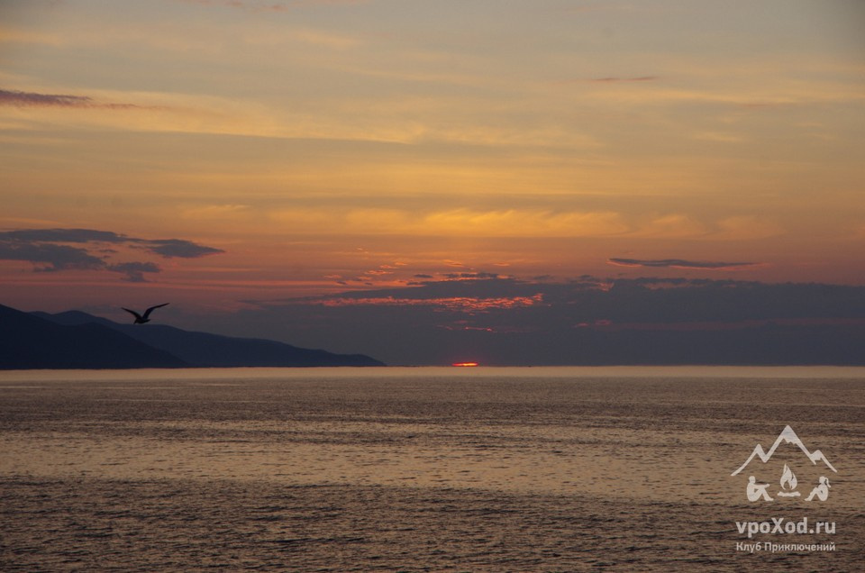 С вершины открывается великолепная панорама Байкала