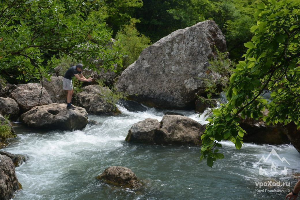 Река отличается шустрым характером