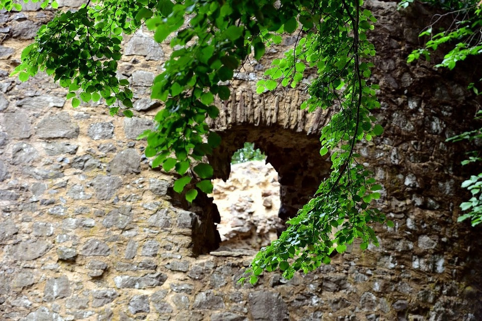 Стены древней крепости довольно хорошо сохранились