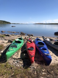 Кемские шхеры и загадочные Кузова. По белому морю на морских каяках (с лодкой)
