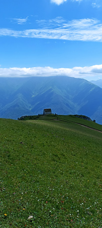 Пеший поход по стране гор и башен
