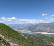 Пеший поход по горам, с видом на Западный Тянь-Шань