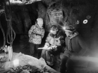 Пещерные дети: однодневный поход в Гурьевские каменоломни (Бяки)