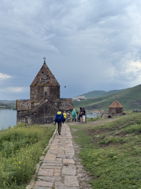 В гостях у Севана. Армения для больших и маленьких