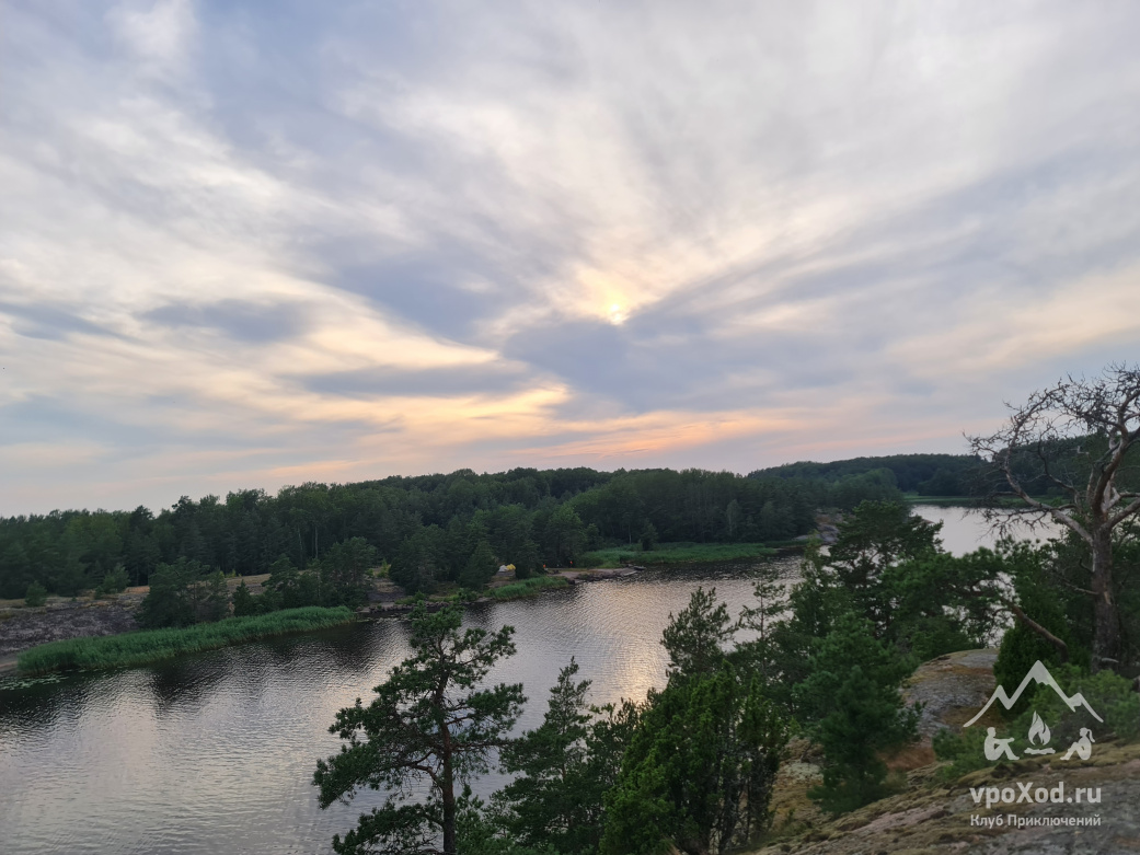 Тур на каяках (байдарках) по фортам и островам Выборгского залива (с лодкой сопровождения)