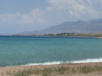 Иссык-Куль: теплое море в ладонях Тянь-Шаня
