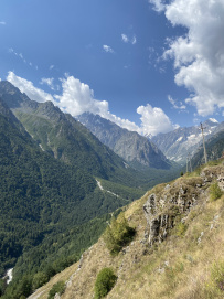 Горный лагерь в Цейском ущелье (Северная Осетия)