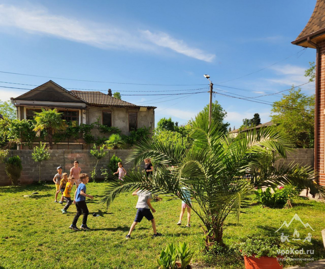 Семейный лагерь на море в Абхазии