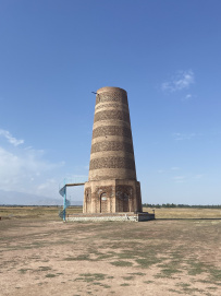 Знакомство с Киргизией: трекинг без рюкзаков