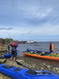 Кемские шхеры и загадочные Кузова. По белому морю на морских каяках (с лодкой)