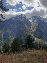 Горный лагерь в Цейском ущелье (Северная Осетия)
