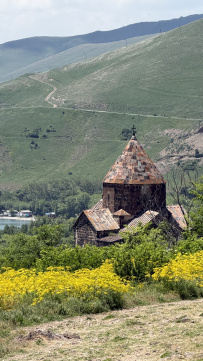 Вулканы и древности Армении