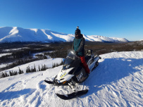 Горнолыжный тур в Хибины, снегоходы и охота на северное сияние