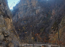 Кавказ, Пещеры и водопады Тызыльского ущелья. Трекинги для родителей с детьми