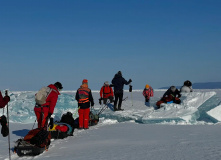 Байкал, Святой Нос и Ушканьи острова: пеший поход по льду Байкала