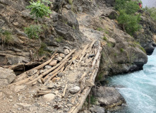 Узбекистан, Лето, весна, зима и снова лето: пеший поход по весенним горам Западного Тянь-Шаня