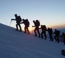 Восхождение на Эльбрус, Восхождение от подножия до вершины (без канатной дороги)