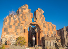 Армения, Через всю Армению пешком и на машине