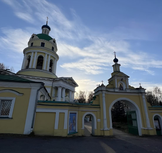 Подмосковье, Через усадьбу Гребнево, на ферму в Мишнево и ГЭС. С теплой ночевкой