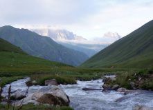 Кавказ, The Charms of Bezengi