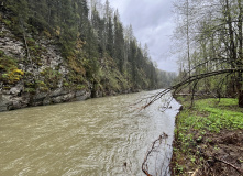 Урал, Майский сплав на Урале: реки Инзер и Лемеза на байдарках