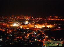 вид на ночной Иерусалим с обзорной площадки