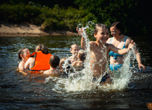 Подмосковье, Семейный поход со сплавом на байдарках "В Тридевятом царстве"