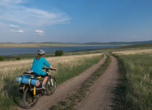 Сибирь, Степи, курганы и озёра Хакасии: велопоход налегке (с машиной сопровождения)