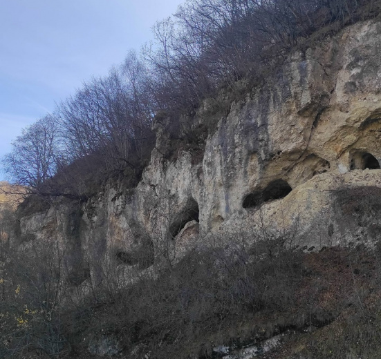 Кавказ, Пещеры и водопады Тызыльского ущелья. Семейный трекинг
