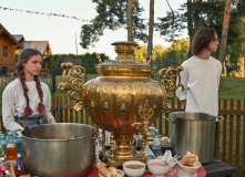 Подмосковье, Комфорт-тур «От Рождества до Купалы: встречаем праздники вместе»